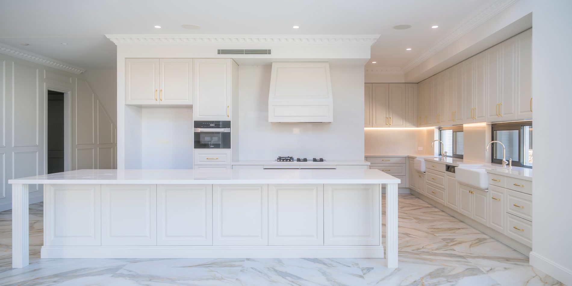 The kitchen and island bench